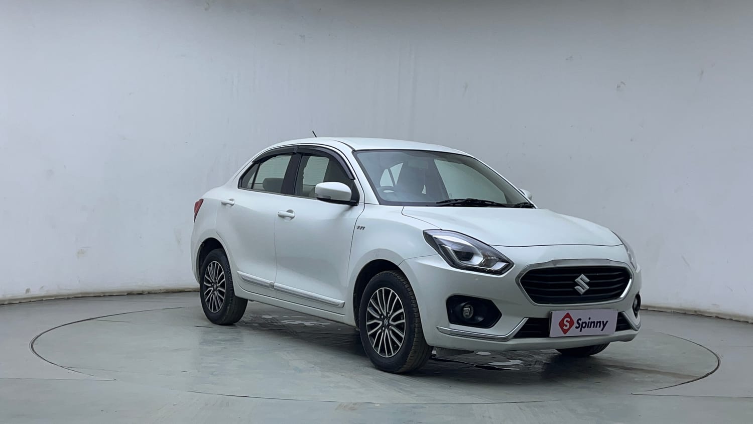 Used 2018 Maruti Suzuki Dzire ZXi Plus AMT Petrol Automatic exterior RIGHT FRONT CORNER VIEW