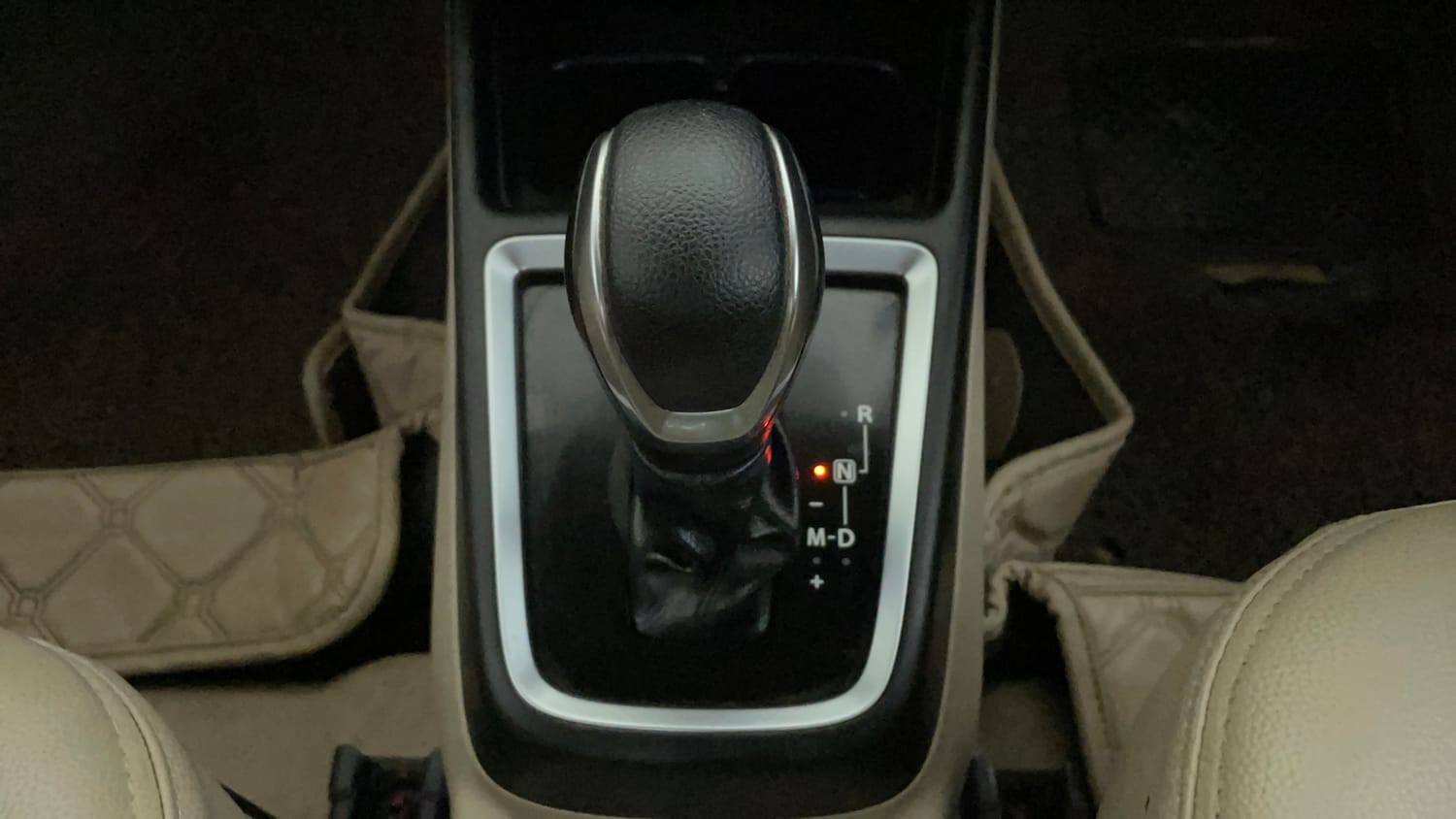 Used 2017 Maruti Suzuki Dzire VXi AMT Petrol Automatic interior GEAR  KNOB VIEW