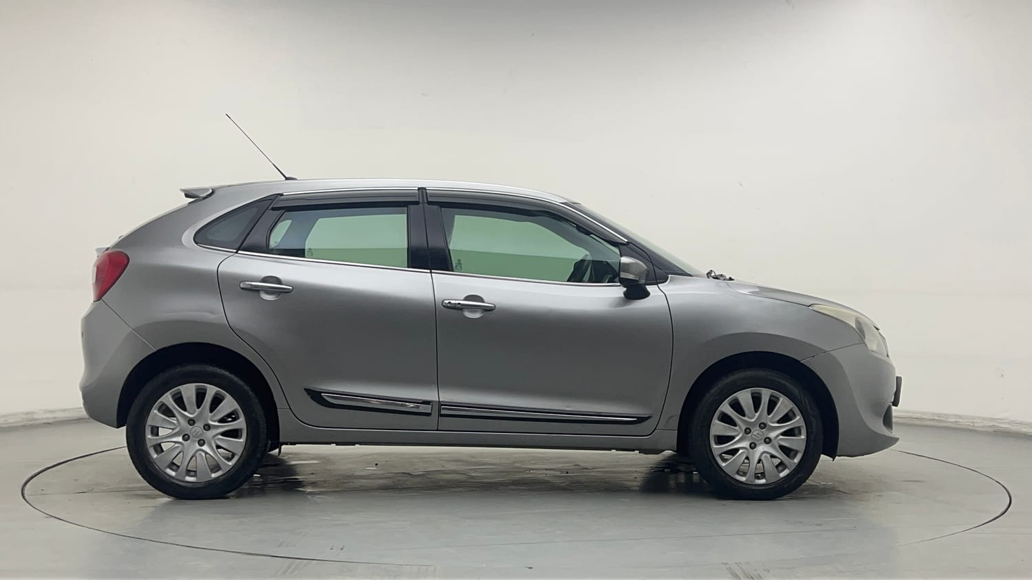 Used 2018 Maruti Suzuki Baleno Zeta 1.2 Petrol Manual exterior RIGHT SIDE VIEW