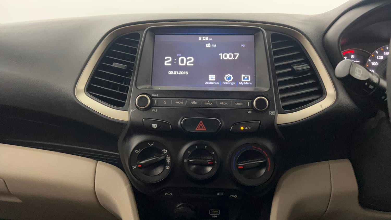 Used 2018 Hyundai Santro Asta Petrol Manual interior MUSIC SYSTEM & AC CONTROL VIEW