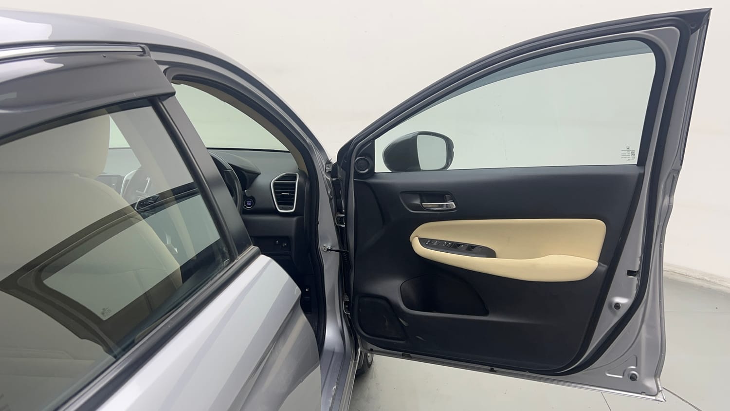 Used 2022 Honda City VX CVT Petrol Petrol Automatic interior RIGHT FRONT DOOR OPEN VIEW