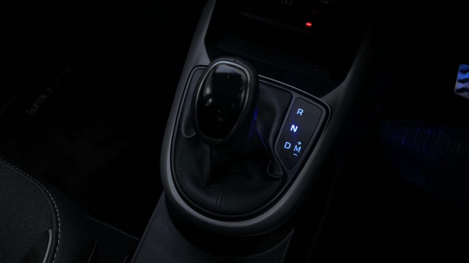 Used 2025 Hyundai Exter SX (O) Connect 1.2 AMT Petrol Automatic interior GEAR  KNOB VIEW