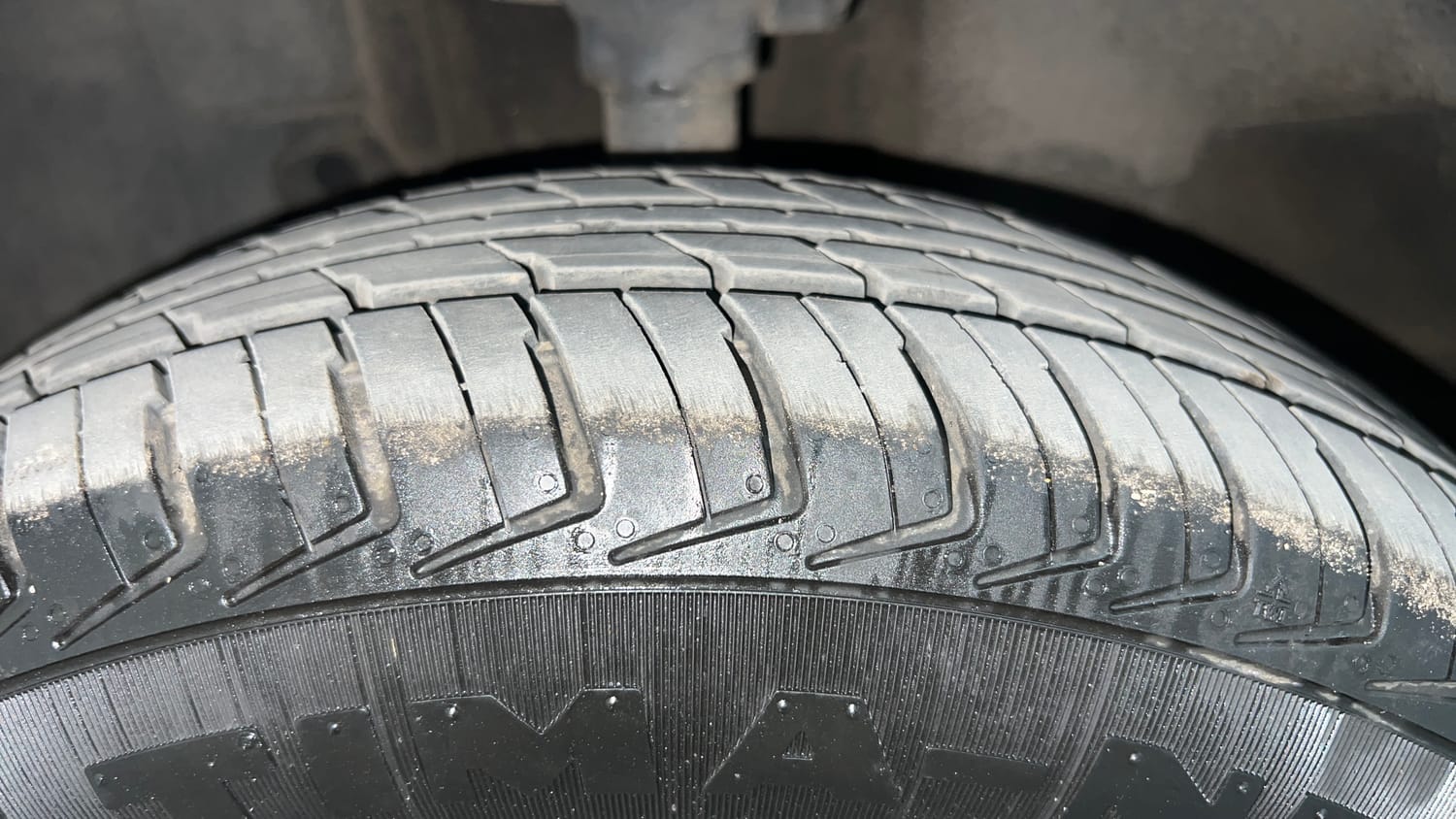Used 2019 Renault Kwid RXT (O) 1.0 SCE Edition Petrol Manual tyres LEFT FRONT TYRE TREAD VIEW