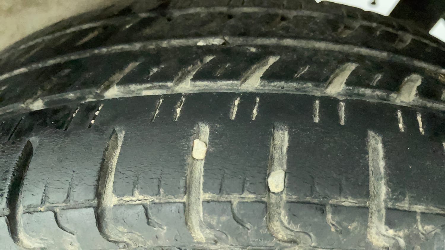 Used 2016 Maruti Suzuki Wagon R 1.0 VXI AMT Petrol Automatic tyres LEFT REAR TYRE TREAD VIEW