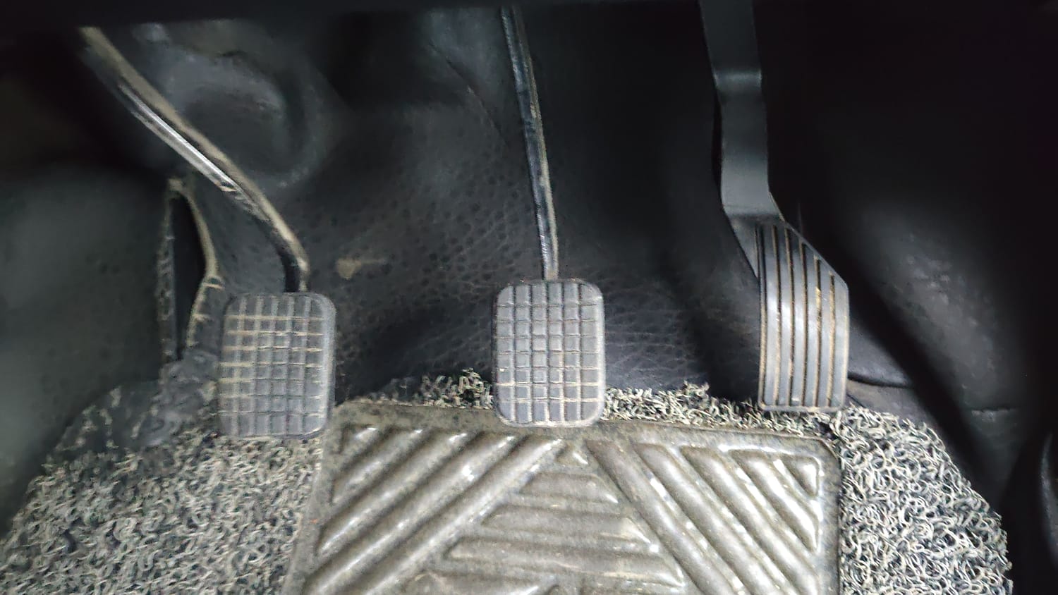 Used 2022 Tata Punch Creative Dual Tone Petrol Manual interior PEDALS VIEW