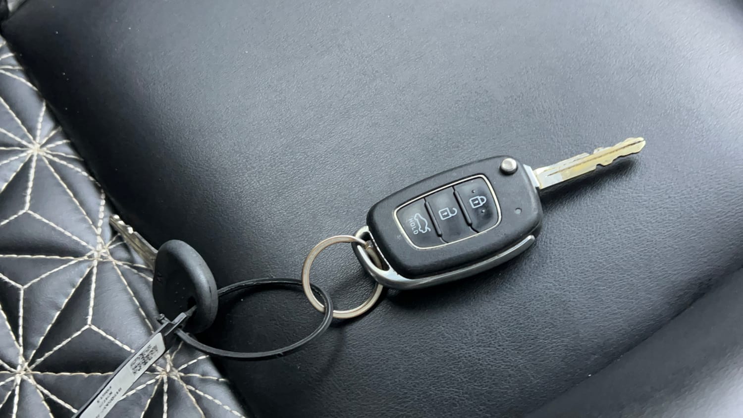 Used 2023 Hyundai Grand i10 Nios Sportz 1.2 Kappa CNG Cng Manual extra CAR KEY VIEW
