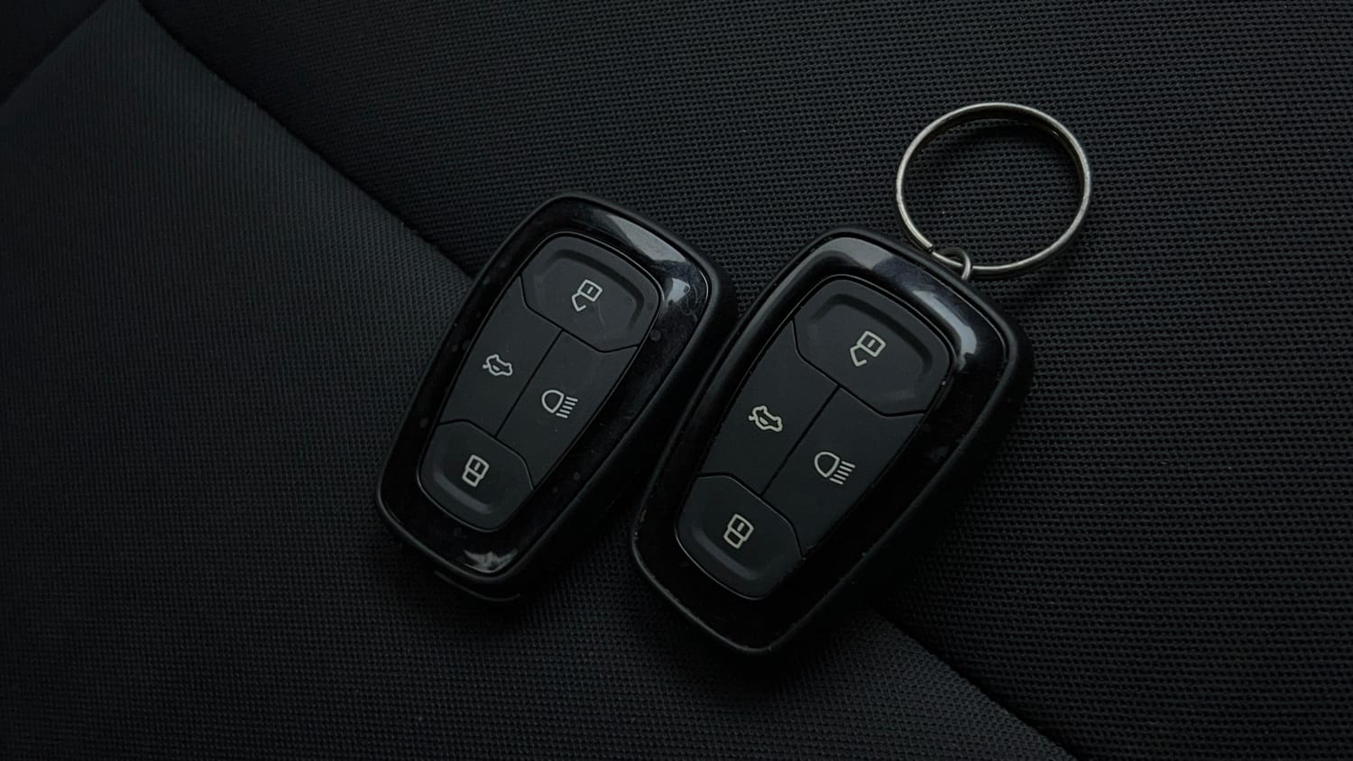 Used 2024 tata Nexon Fearless S 1.2 Revotron Petrol 7DCA Dual Tone Petrol Automatic extra CAR KEY VIEW