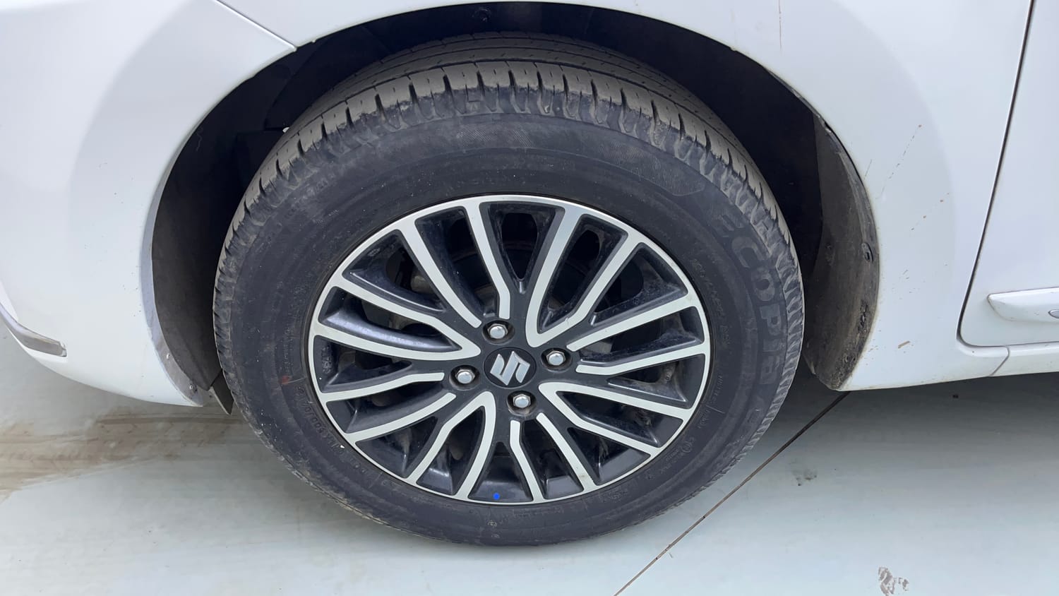 Used 2018 Maruti Suzuki Dzire ZXi Plus AMT Petrol Automatic tyres LEFT FRONT TYRE RIM VIEW