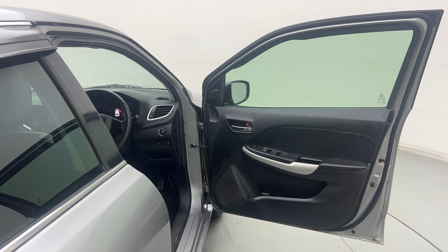 Used 2018 Maruti Suzuki Baleno Zeta 1.2 Petrol Manual interior RIGHT FRONT DOOR OPEN VIEW