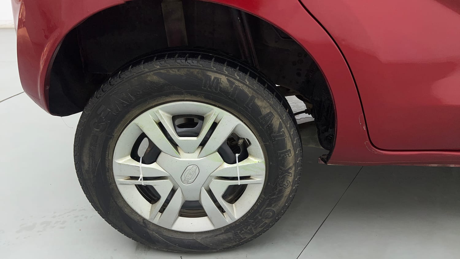Used 2019 Datsun Redi-GO T (O) Petrol Manual tyres RIGHT REAR TYRE RIM VIEW