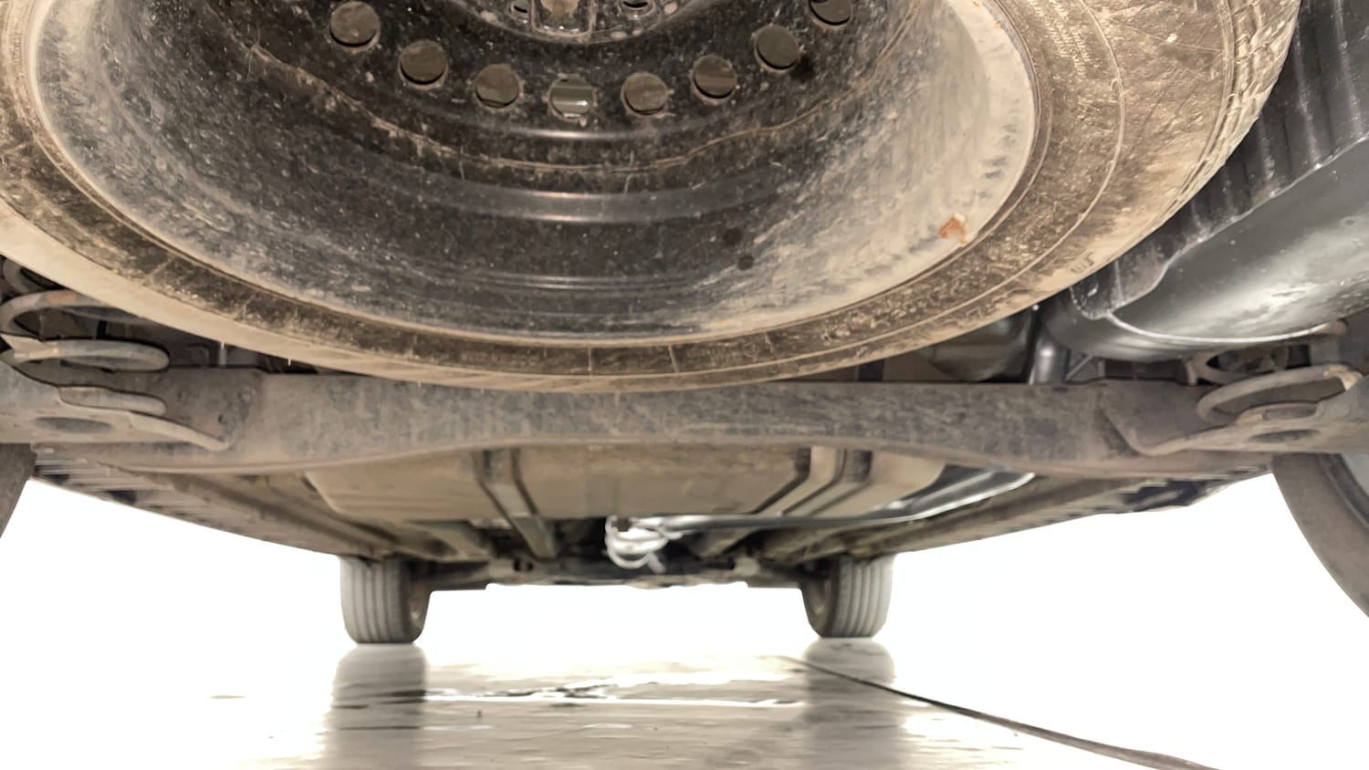 Used 2021 Hyundai Alcazar Platinum (O) 6 STR 2.0 Petrol AT Petrol Automatic extra REAR UNDERBODY VIEW (TAKEN FROM REAR)