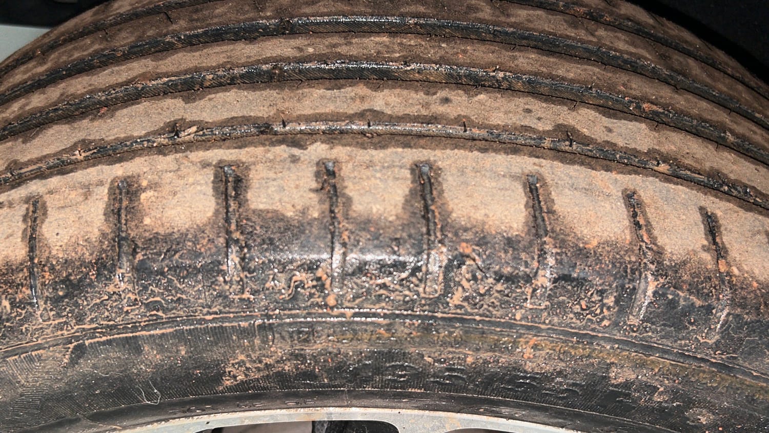 Used 2020 Maruti Suzuki Baleno Zeta Petrol Manual tyres RIGHT REAR TYRE TREAD VIEW