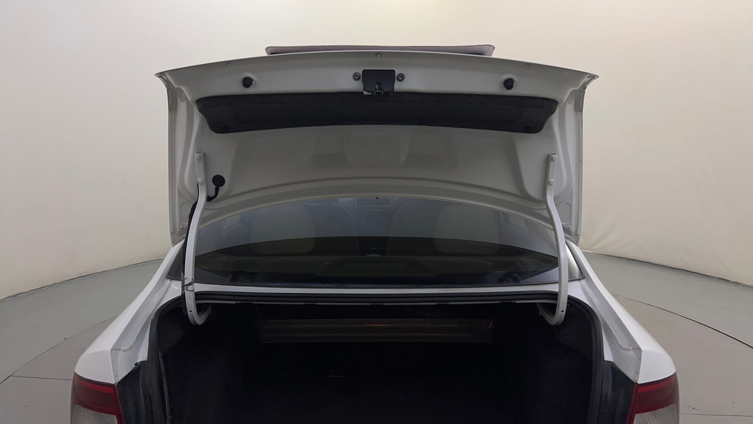 Used 2016 Skoda Rapid 1.5 TDI CR Style Plus AT Diesel Automatic interior DICKY DOOR OPEN VIEW