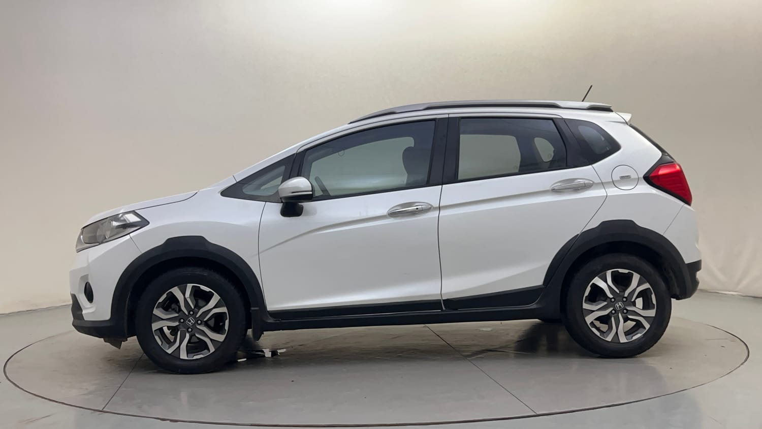 Used 2017 Honda WR-V VX MT Diesel Diesel Manual exterior LEFT SIDE VIEW