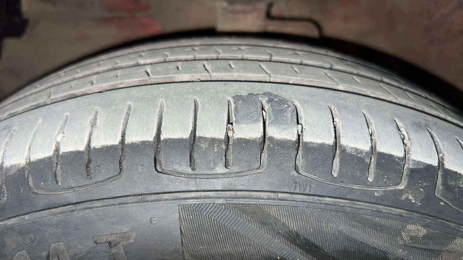 Used 2019 Maruti Suzuki Celerio ZXi Petrol Manual tyres LEFT FRONT TYRE TREAD VIEW
