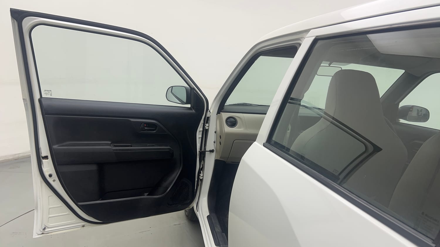 Used 2019 Maruti Suzuki Wagon R LXi 1.0 CNG Cng Manual interior LEFT FRONT DOOR OPEN VIEW