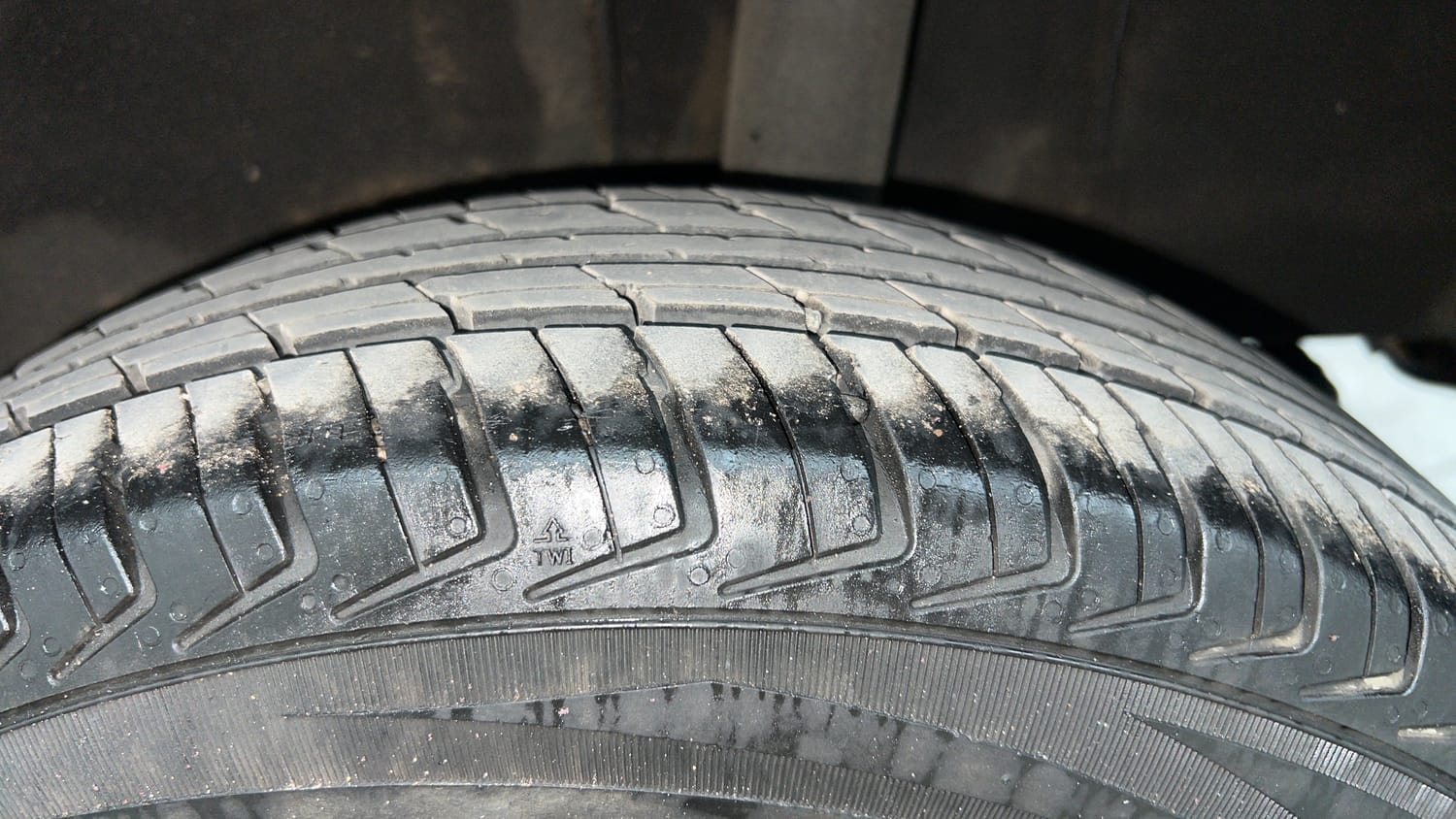 Used 2019 Renault Kwid RXT (O) 1.0 SCE Edition Petrol Manual tyres LEFT REAR TYRE TREAD VIEW