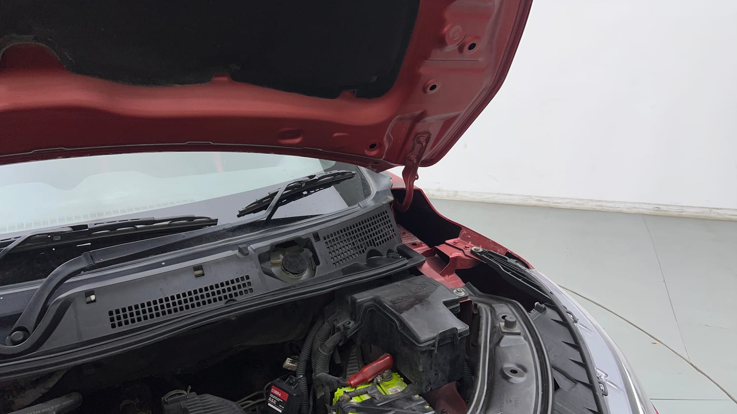 Used 2021 Nissan Magnite XV Premium Petrol + CNG(Outside Fitted) Cng Manual engine ENGINE LEFT SIDE HINGE & APRON VIEW