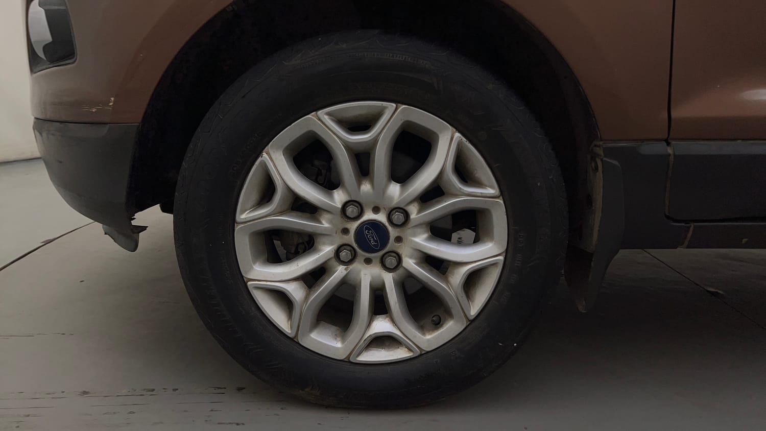 Used 2016 Ford EcoSport Titanium 1.5L TDCi Diesel Manual tyres LEFT FRONT TYRE RIM VIEW