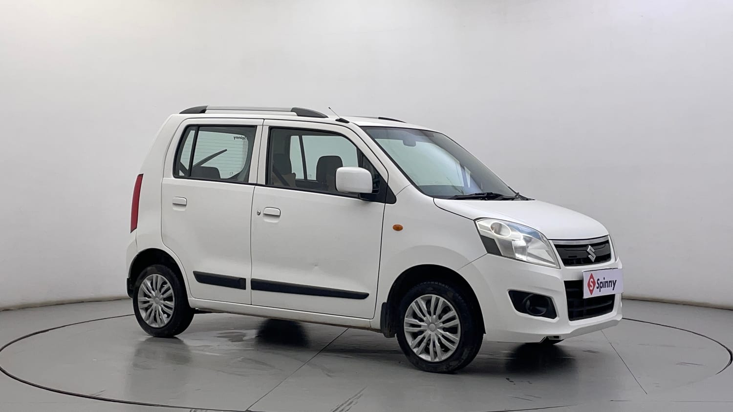 Used 2016 Maruti Suzuki Wagon R 1.0 VXI AMT Petrol Automatic exterior RIGHT FRONT CORNER VIEW