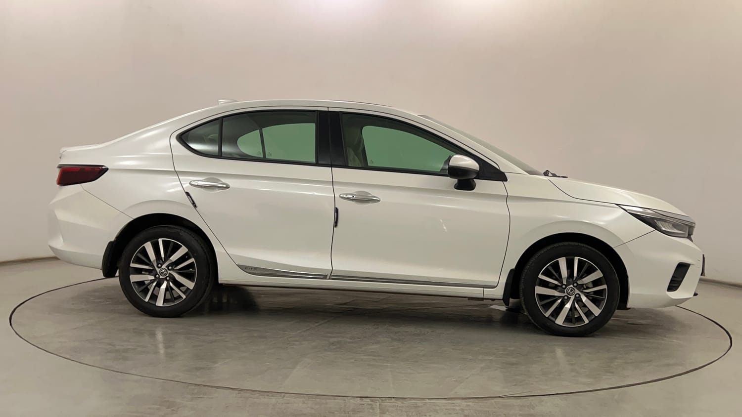 Used 2023 Honda City ZX CVT Petrol Petrol Automatic exterior RIGHT SIDE VIEW