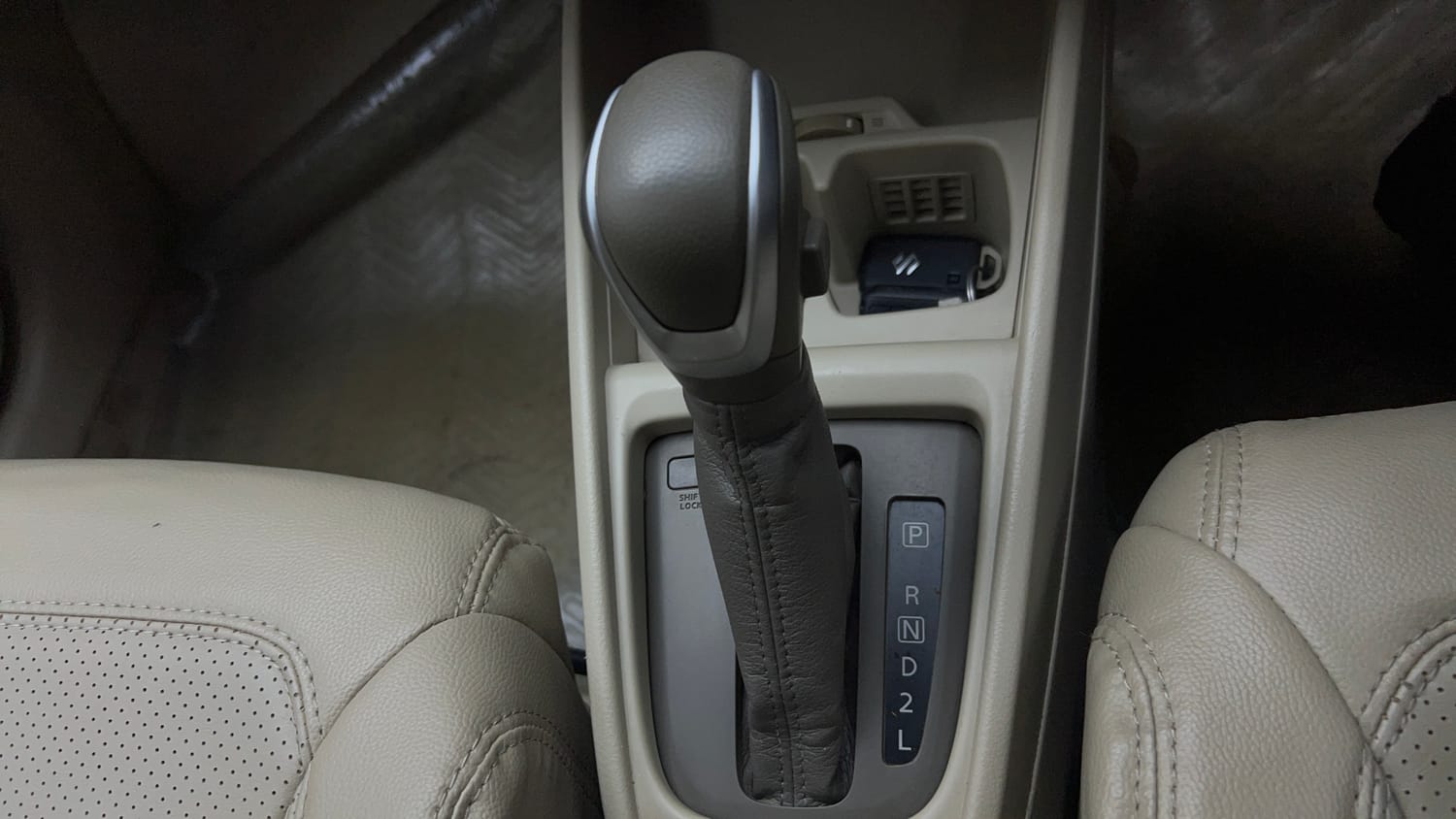Used 2018 Maruti Suzuki New Ertiga ZXi AT Petrol Automatic interior GEAR  KNOB VIEW