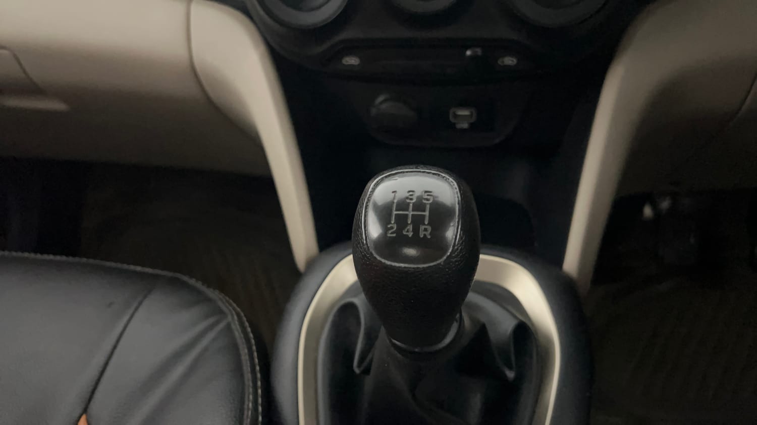 Used 2018 Hyundai Santro Asta Petrol Manual interior GEAR  KNOB VIEW