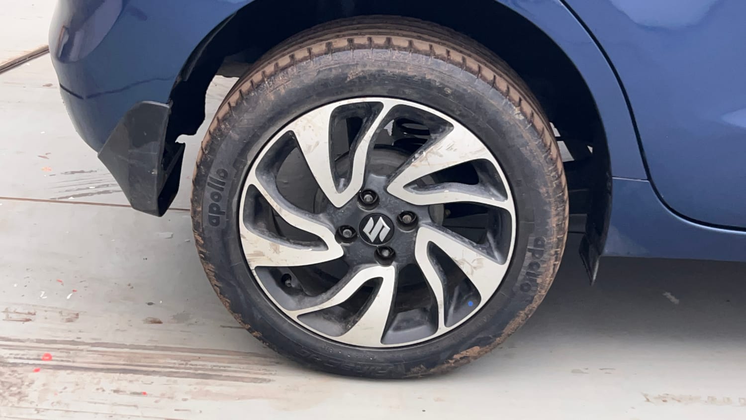 Used 2020 Maruti Suzuki Baleno Zeta Petrol Manual tyres RIGHT REAR TYRE RIM VIEW