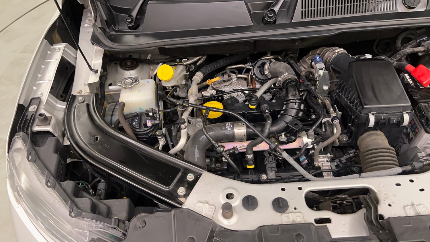 Used 2024 Renault Kiger RXZ Turbo CVT Dual Tone Petrol Automatic engine ENGINE RIGHT SIDE VIEW