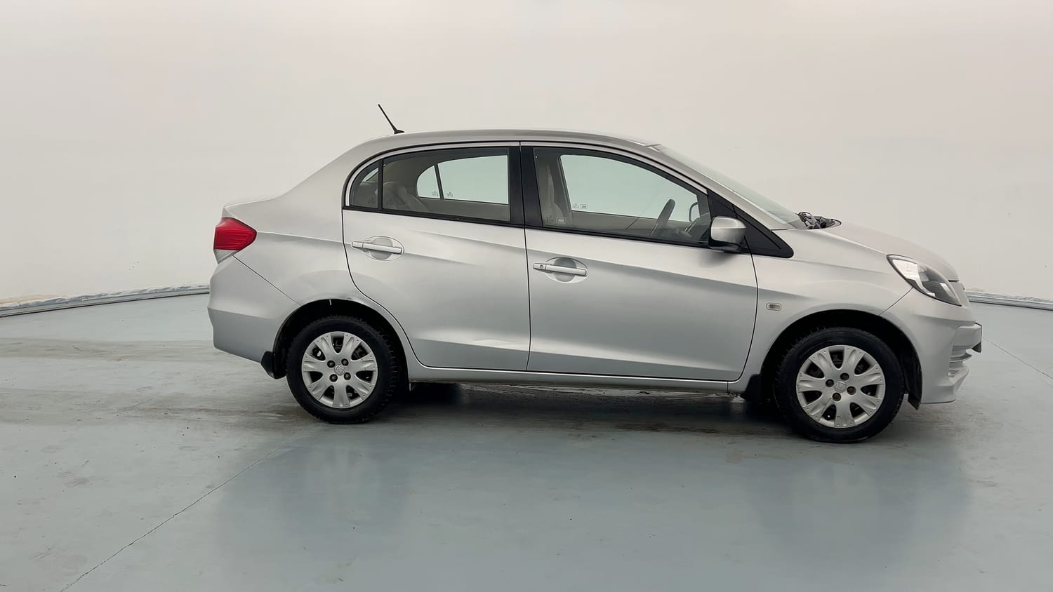 Used 2014 Honda Amaze 1.2 S i-VTEC Petrol Manual exterior RIGHT SIDE VIEW