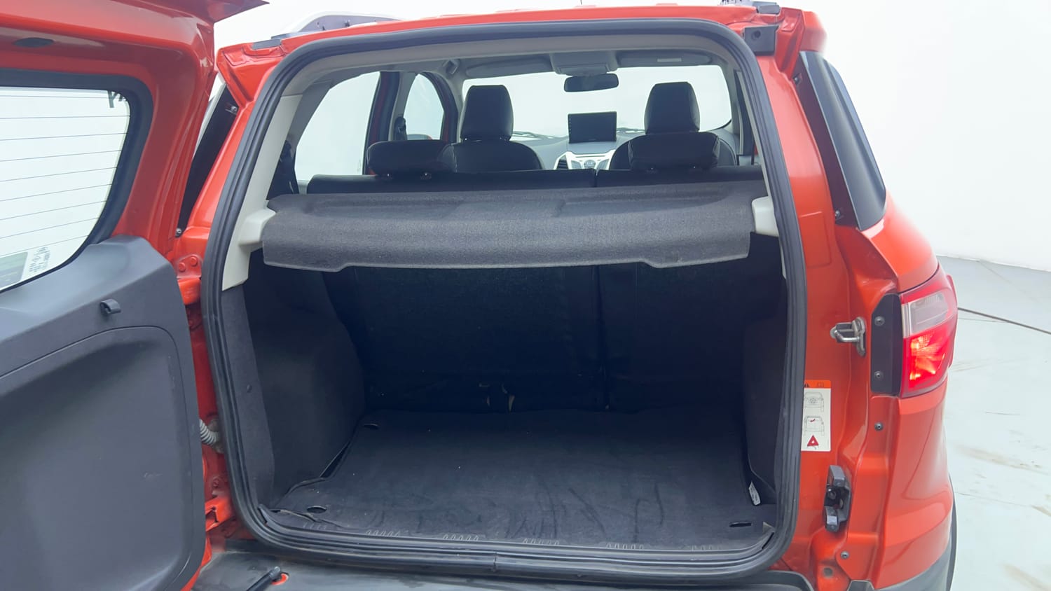 Used 2017 Ford EcoSport Titanium 1.5L Ti-VCT Petrol Manual interior DICKY INSIDE VIEW