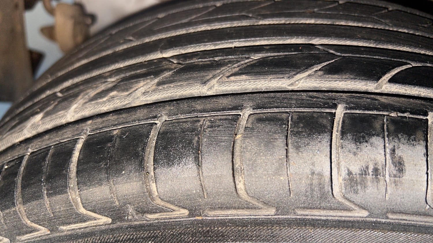 Used 2017 Tata Tiago Revotron XT Petrol Manual tyres RIGHT REAR TYRE TREAD VIEW