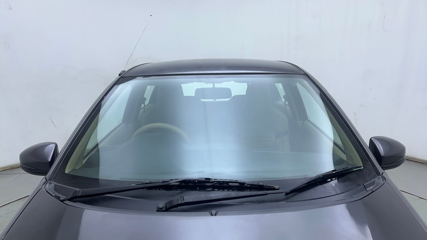 Used 2018 Honda Brio S (O)MT Petrol Manual exterior FRONT WINDSHIELD VIEW