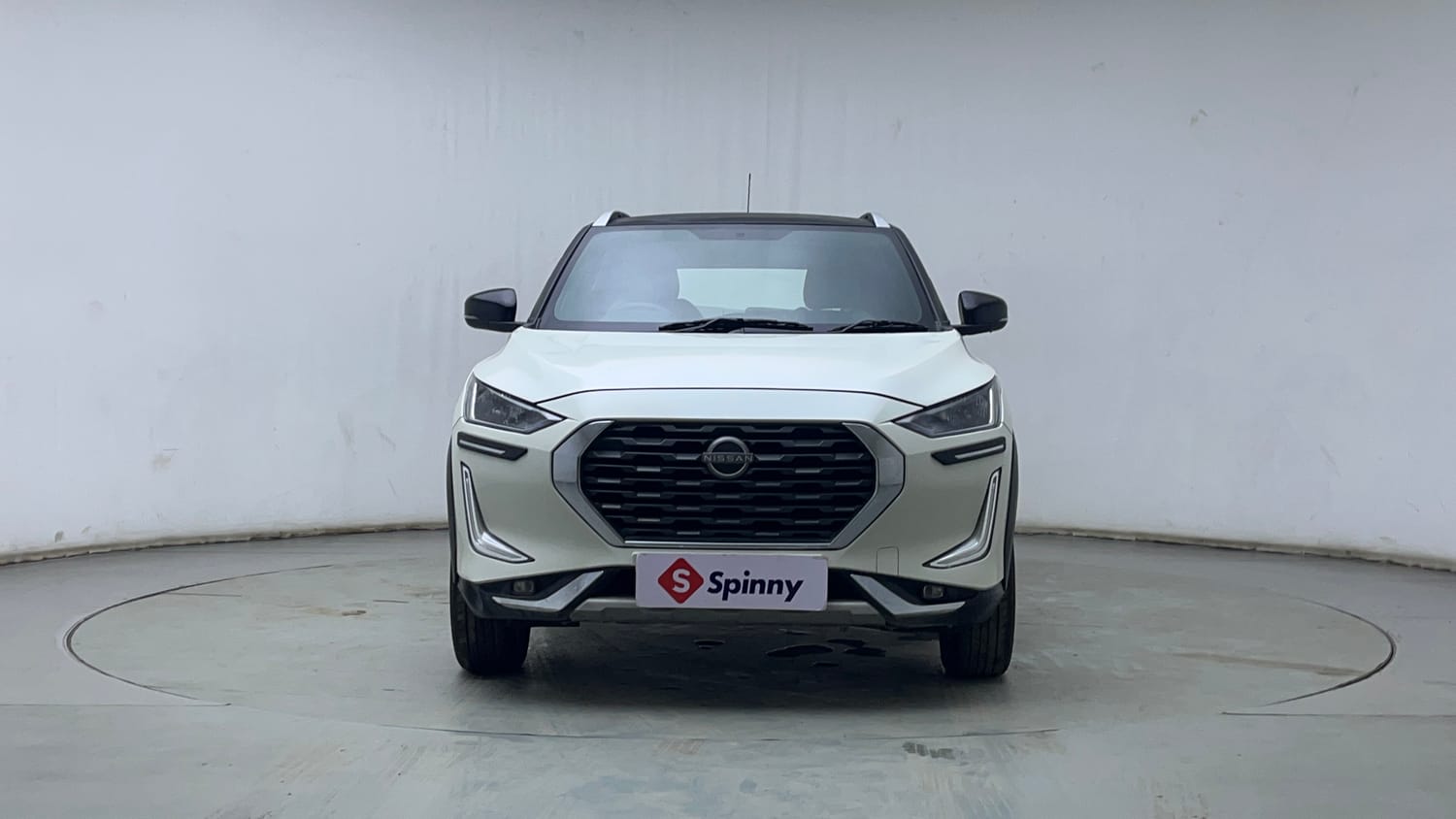 Used 2021 Nissan Magnite XV Dual Tone Petrol Manual exterior FRONT VIEW