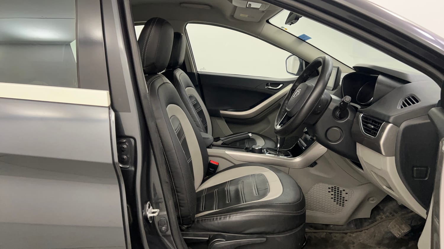 Used 2019 Tata Nexon XZA Plus Diesel Diesel Automatic interior RIGHT SIDE FRONT DOOR CABIN VIEW