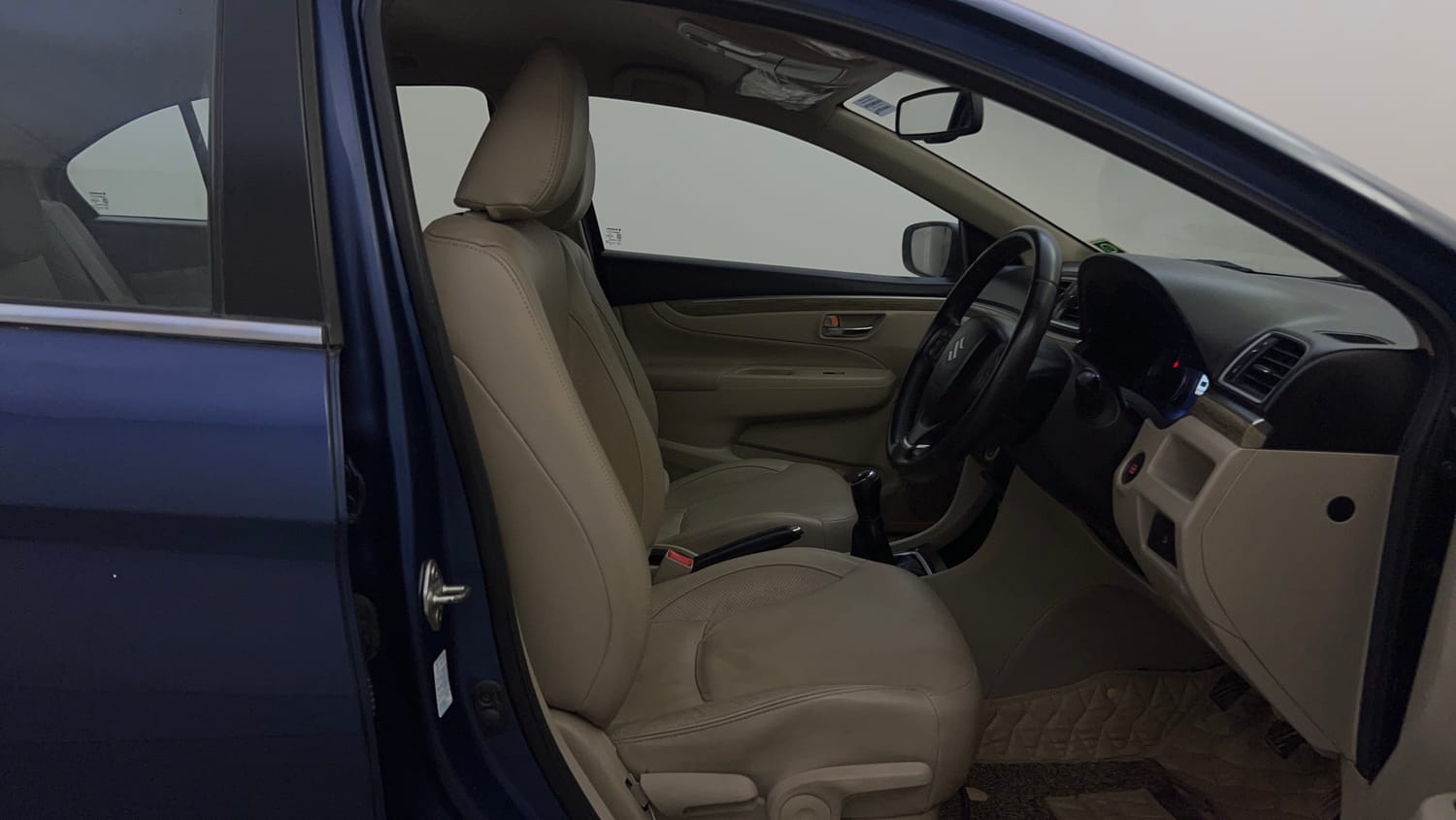 Used 2020 Maruti Suzuki Ciaz Alpha Hybrid 1.5 Petrol Manual interior RIGHT SIDE FRONT DOOR CABIN VIEW