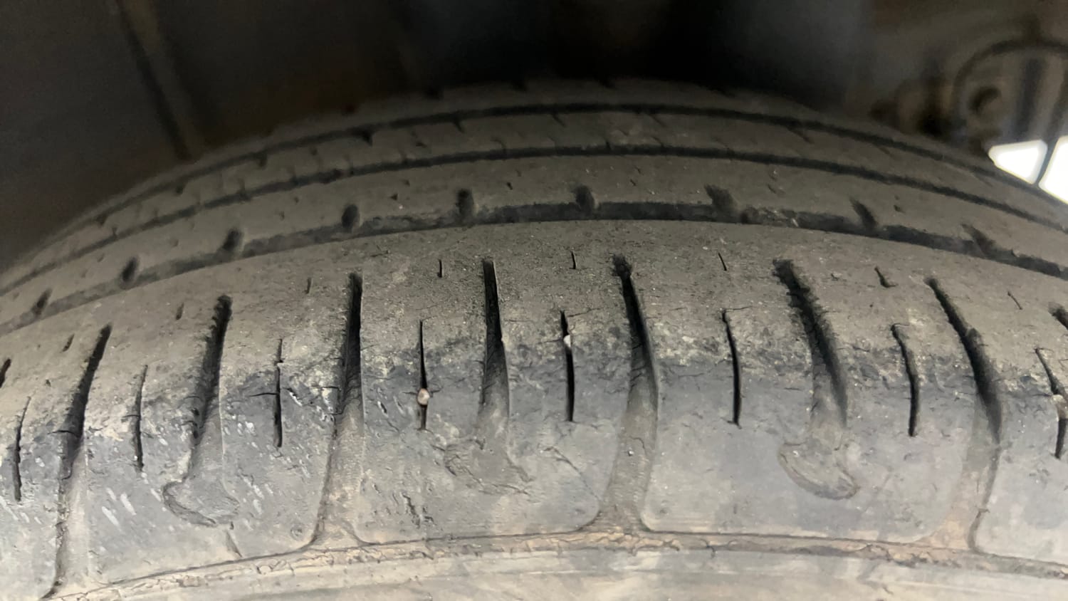 Used 2018 Hyundai Grand i10 Sportz 1.2 Kappa VTVT Petrol Manual tyres LEFT REAR TYRE TREAD VIEW