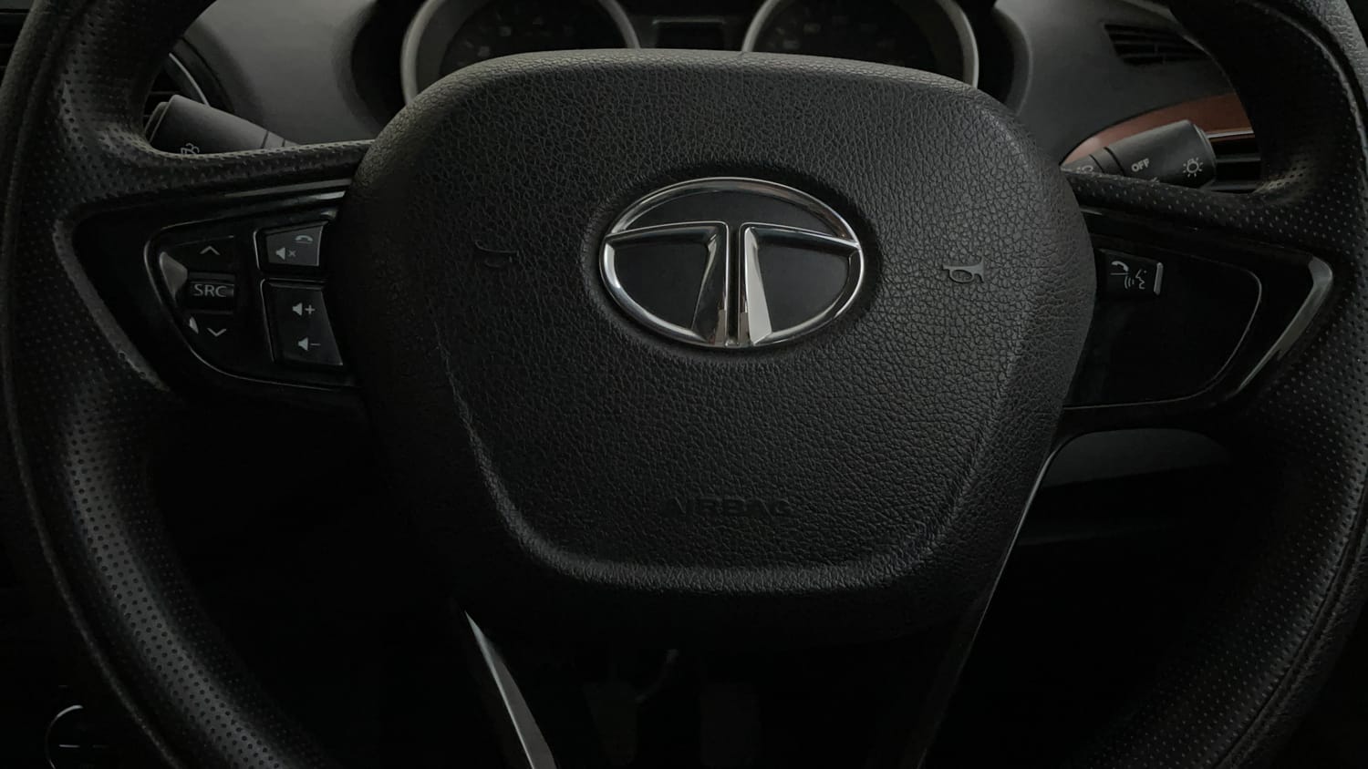 Used 2017 Tata Tigor Revotron XZ (O) Petrol Manual top_features Airbags