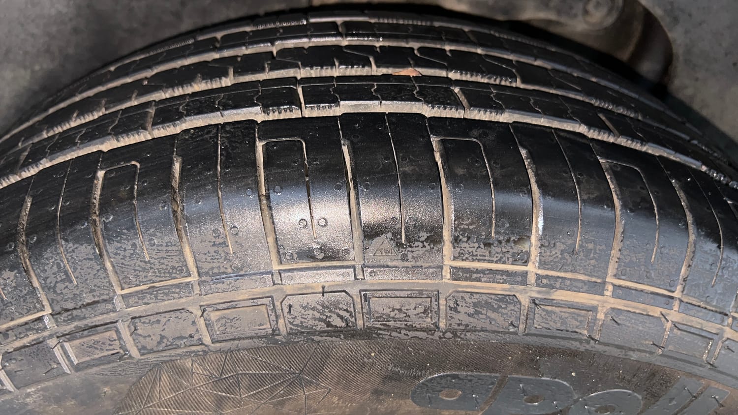 Used 2022 Tata Harrier XTA Plus Dark Edition Diesel Automatic tyres RIGHT REAR TYRE TREAD VIEW