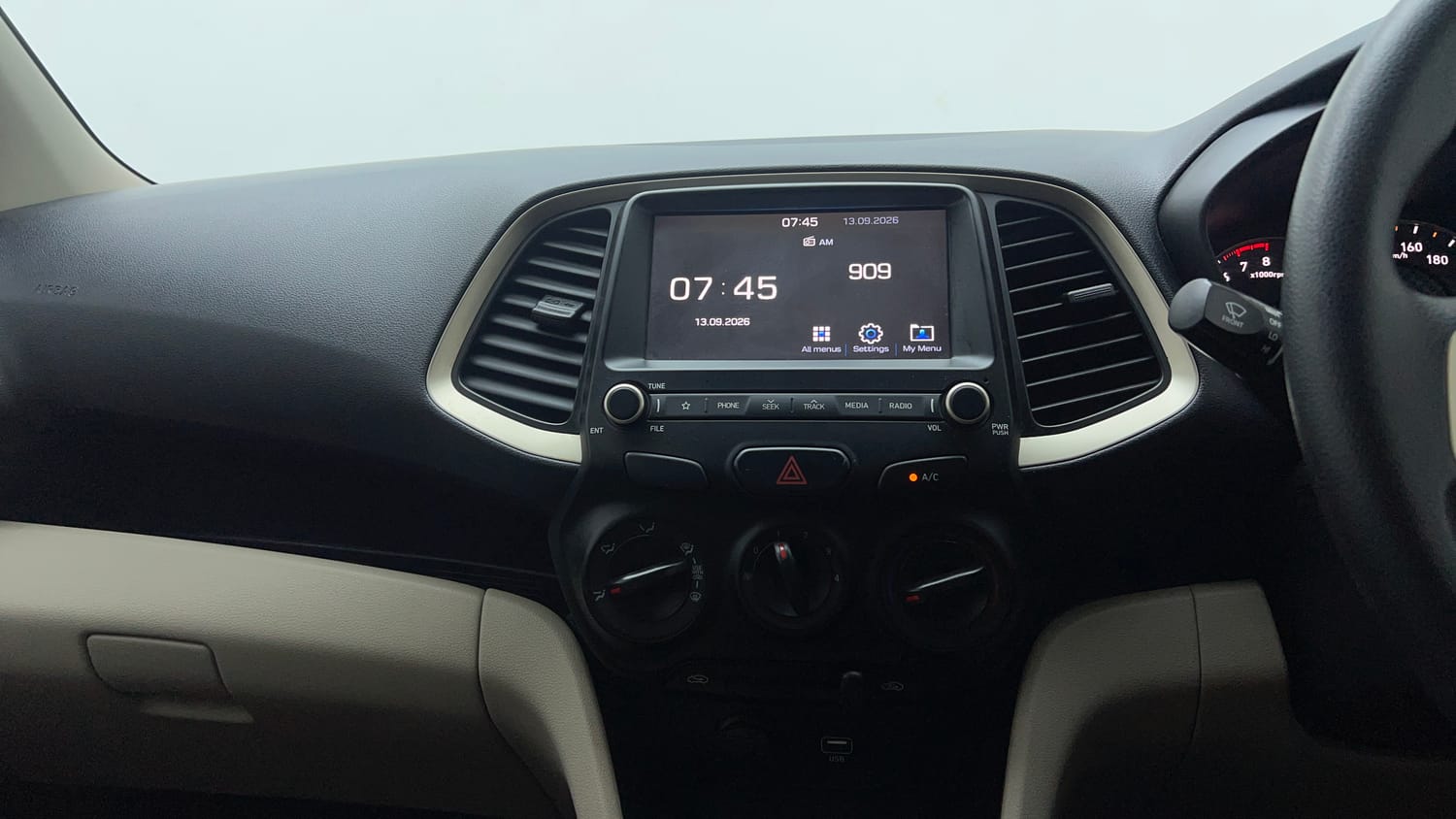 Used 2021 Hyundai Santro Sportz AMT Petrol Automatic interior MUSIC SYSTEM & AC CONTROL VIEW