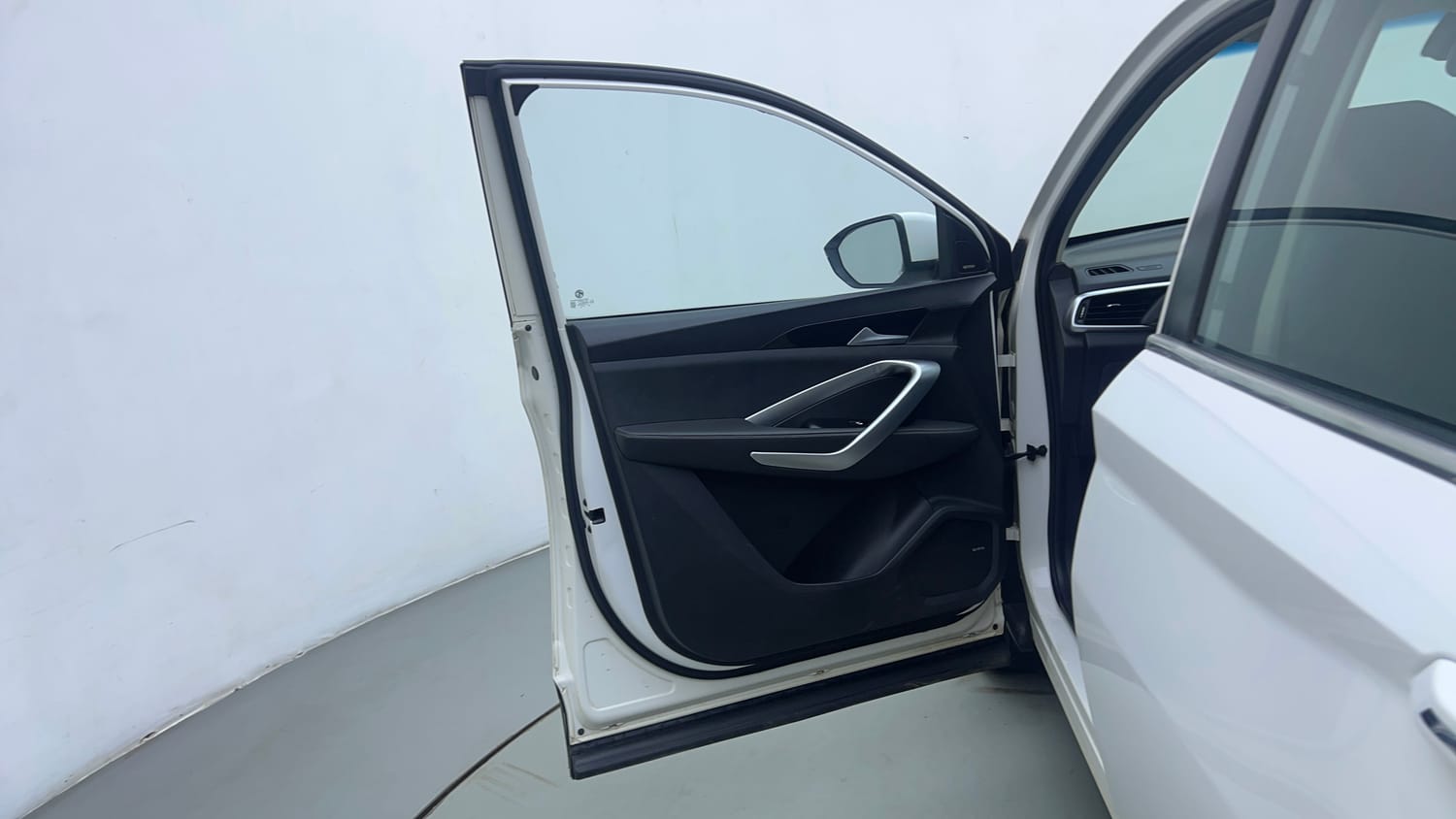 Used 2019 MG Motors Hector Sharp 1.5 DCT Petrol Petrol Automatic interior LEFT FRONT DOOR OPEN VIEW