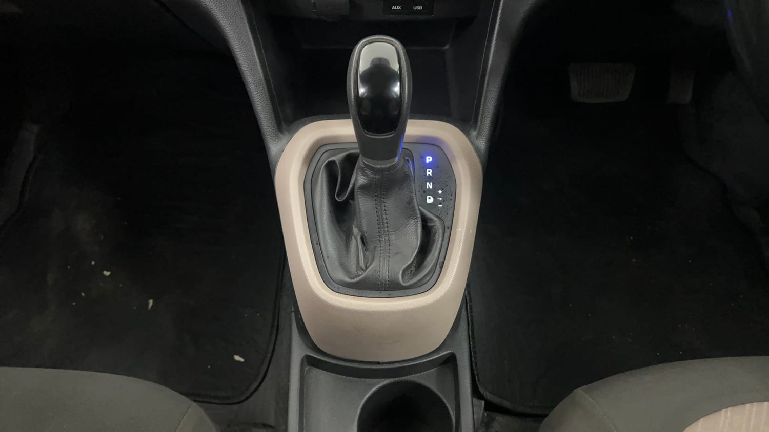 Used 2014 Hyundai Grand i10 Asta AT 1.2 Kappa VTVT Petrol Automatic interior GEAR  KNOB VIEW