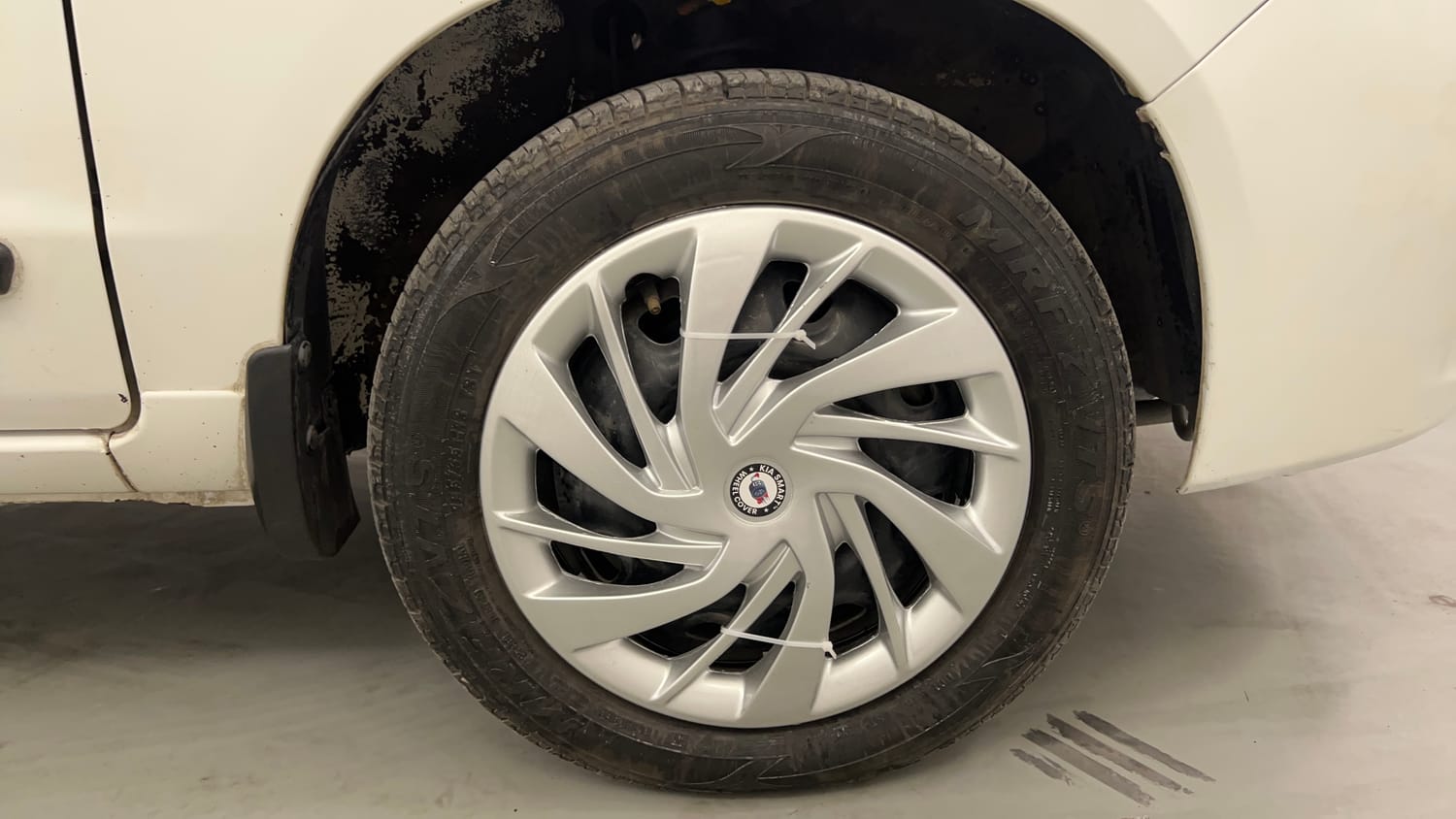 Used 2012 Maruti Suzuki Alto K10 VXi Petrol Manual tyres RIGHT FRONT TYRE RIM VIEW