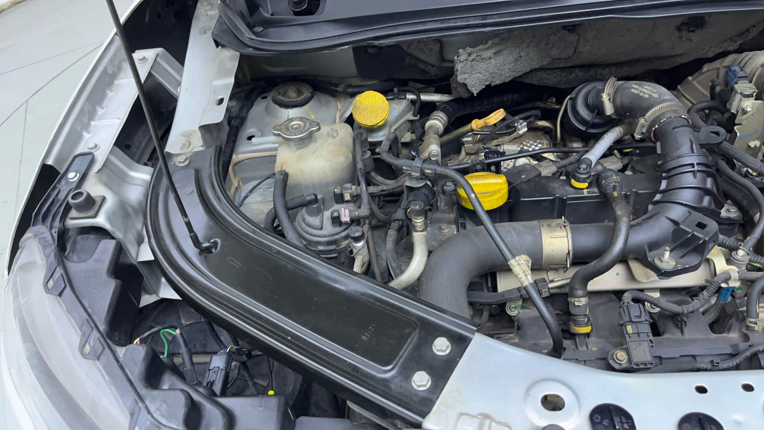 Used 2021 Renault Kiger RXZ 1.0 Turbo MT Petrol Manual engine ENGINE RIGHT SIDE VIEW