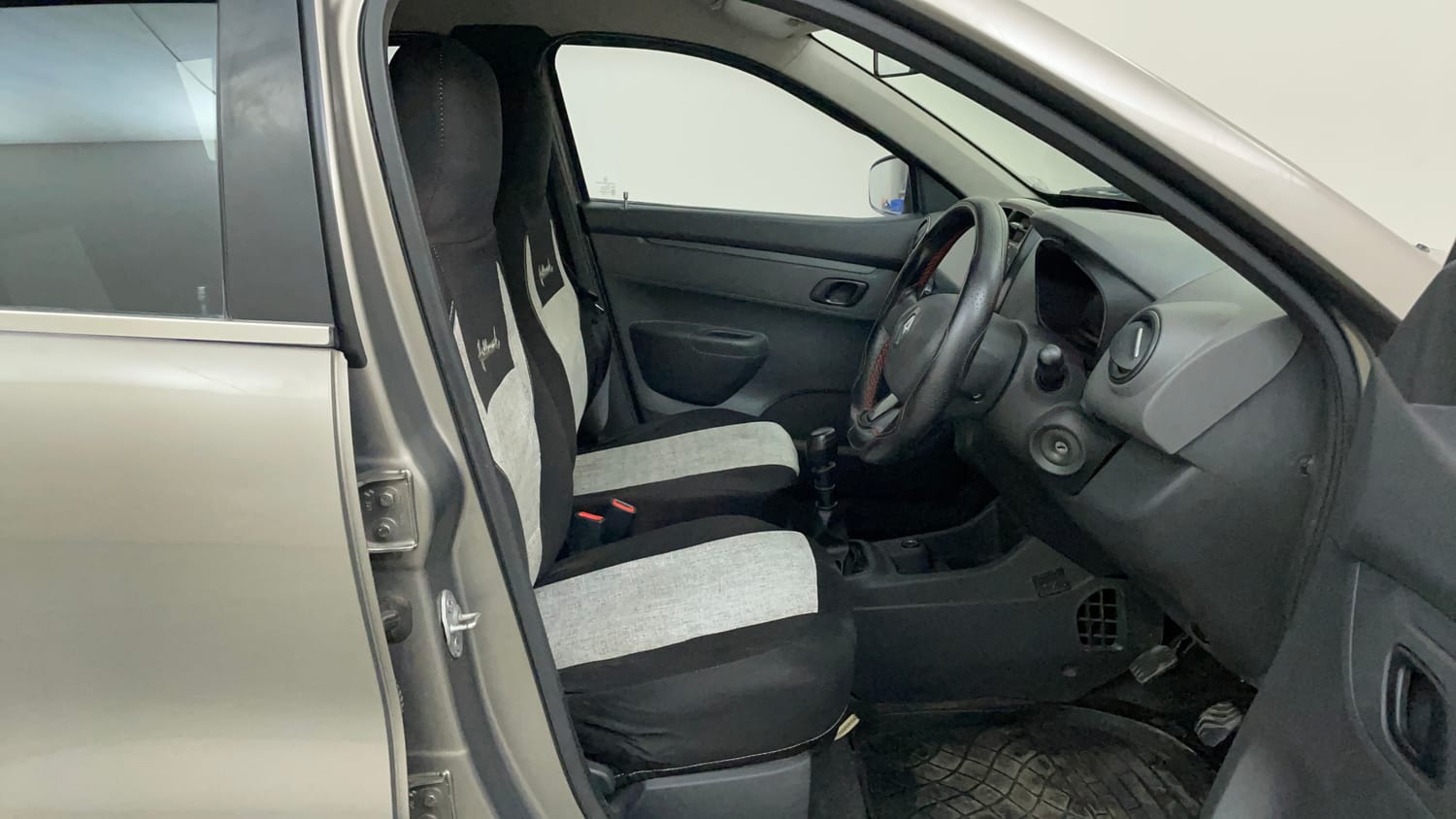 Used 2016 Renault Kwid RXT Petrol Manual interior RIGHT SIDE FRONT DOOR CABIN VIEW