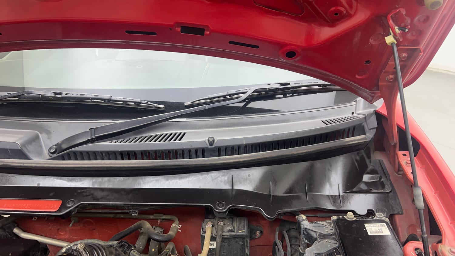 Used 2022 Maruti Suzuki Celerio VXi Petrol Manual engine ENGINE LEFT SIDE HINGE & APRON VIEW