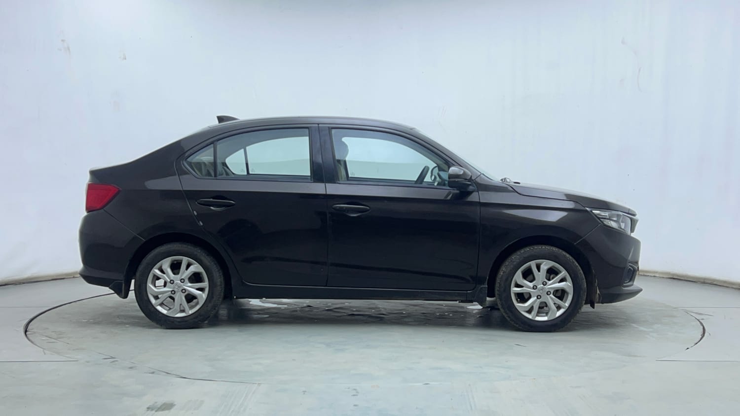 Used 2020 Honda Amaze 1.2 VX CVT Petrol Petrol Automatic exterior RIGHT SIDE VIEW