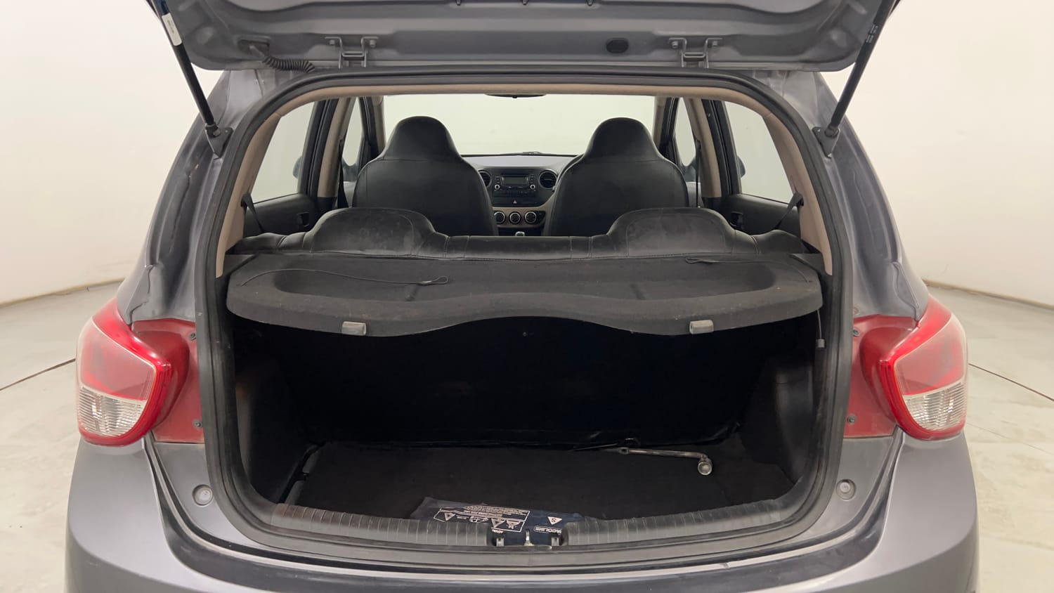 Used 2014 Hyundai Grand i10 Magna 1.2 Kappa VTVT Petrol Manual interior DICKY INSIDE VIEW