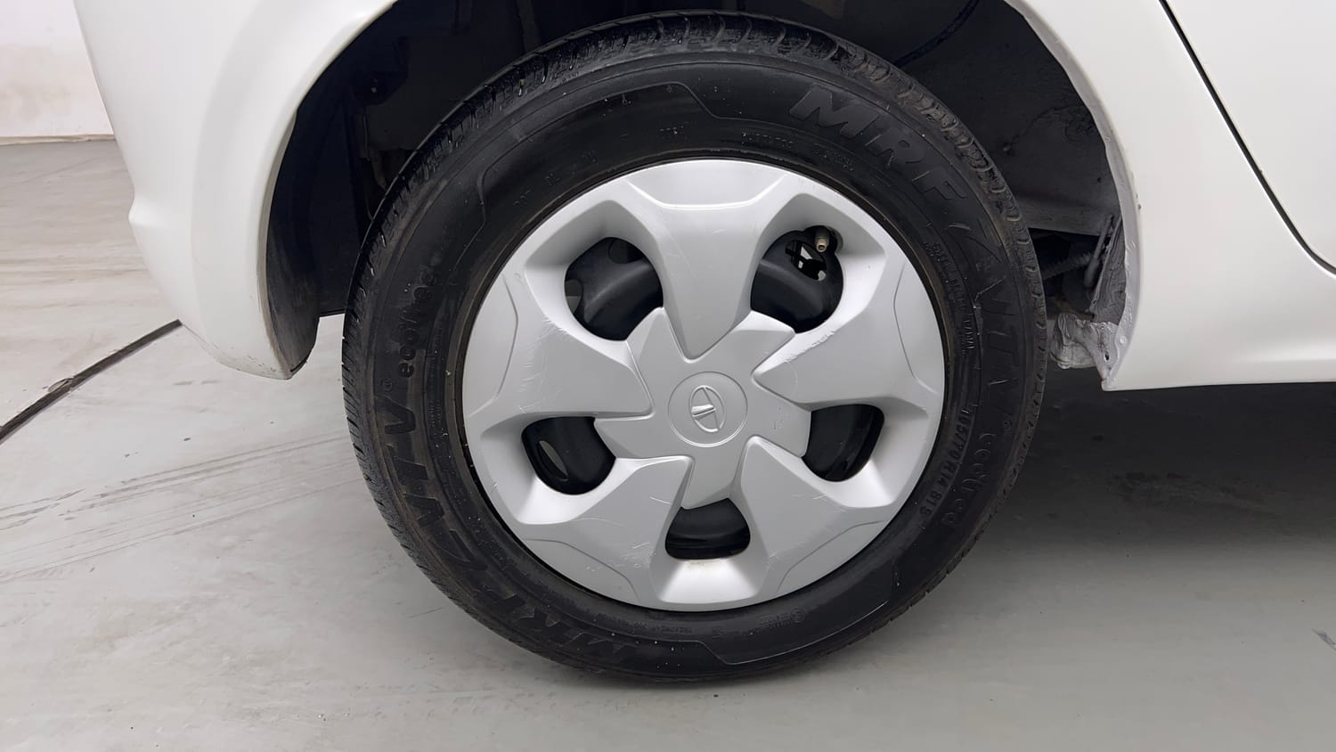 Used 2019 Tata Tiago Revotron XT Petrol Manual tyres RIGHT REAR TYRE RIM VIEW