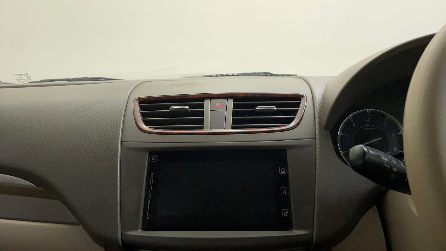 Used 2017 Maruti Suzuki Ertiga ZDI + SHVS Diesel Manual top_features Touch screen infotainment system